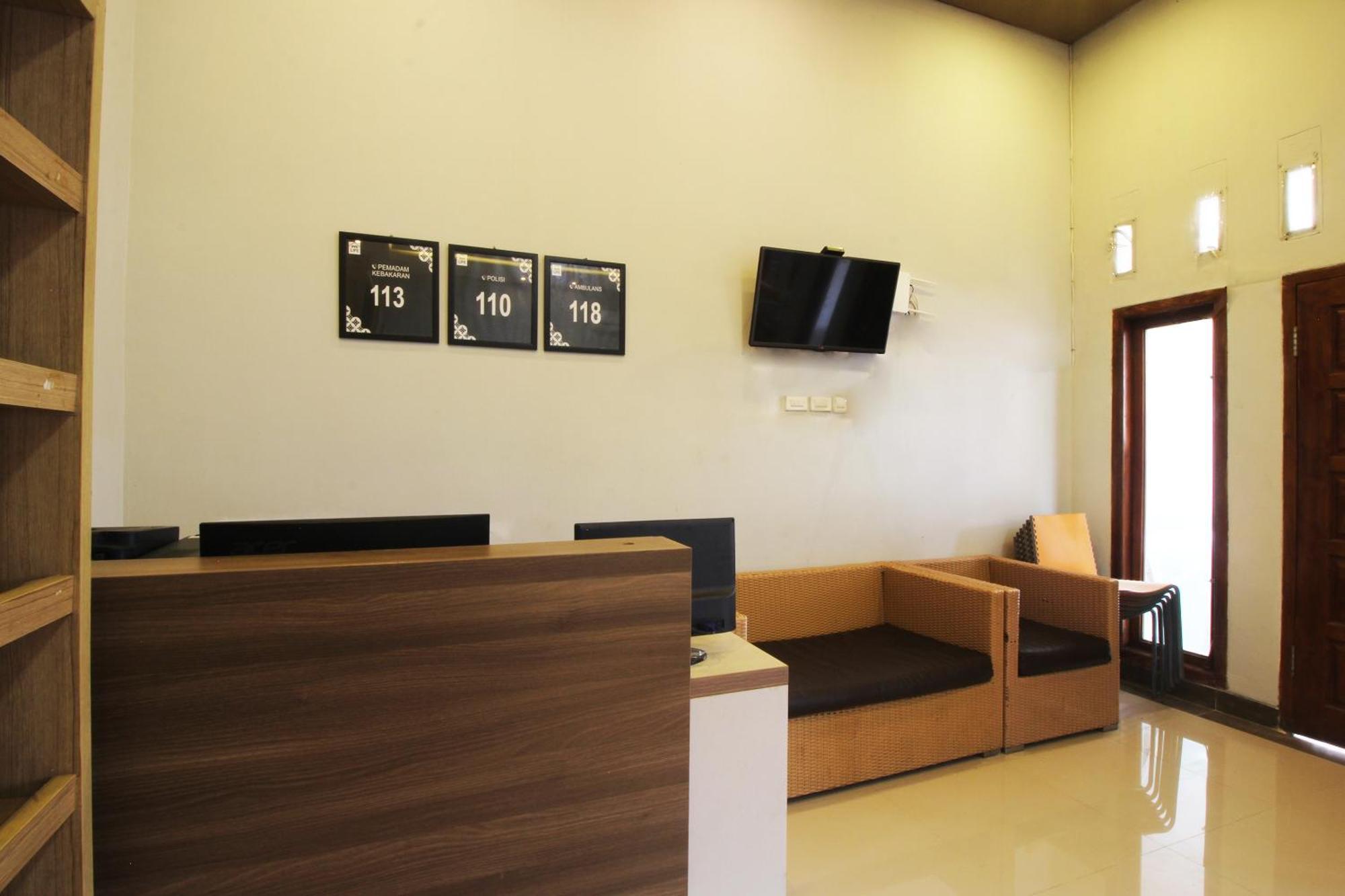 Oyo Life 2273 Pratama Homestay Bandar Lampung Exterior foto