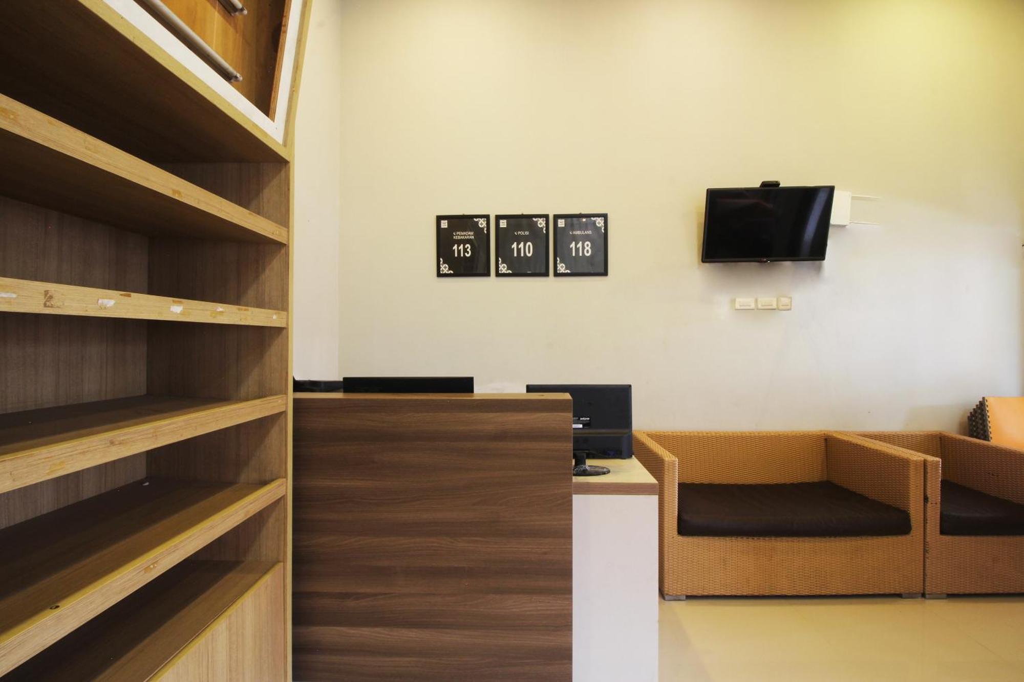 Oyo Life 2273 Pratama Homestay Bandar Lampung Exterior foto