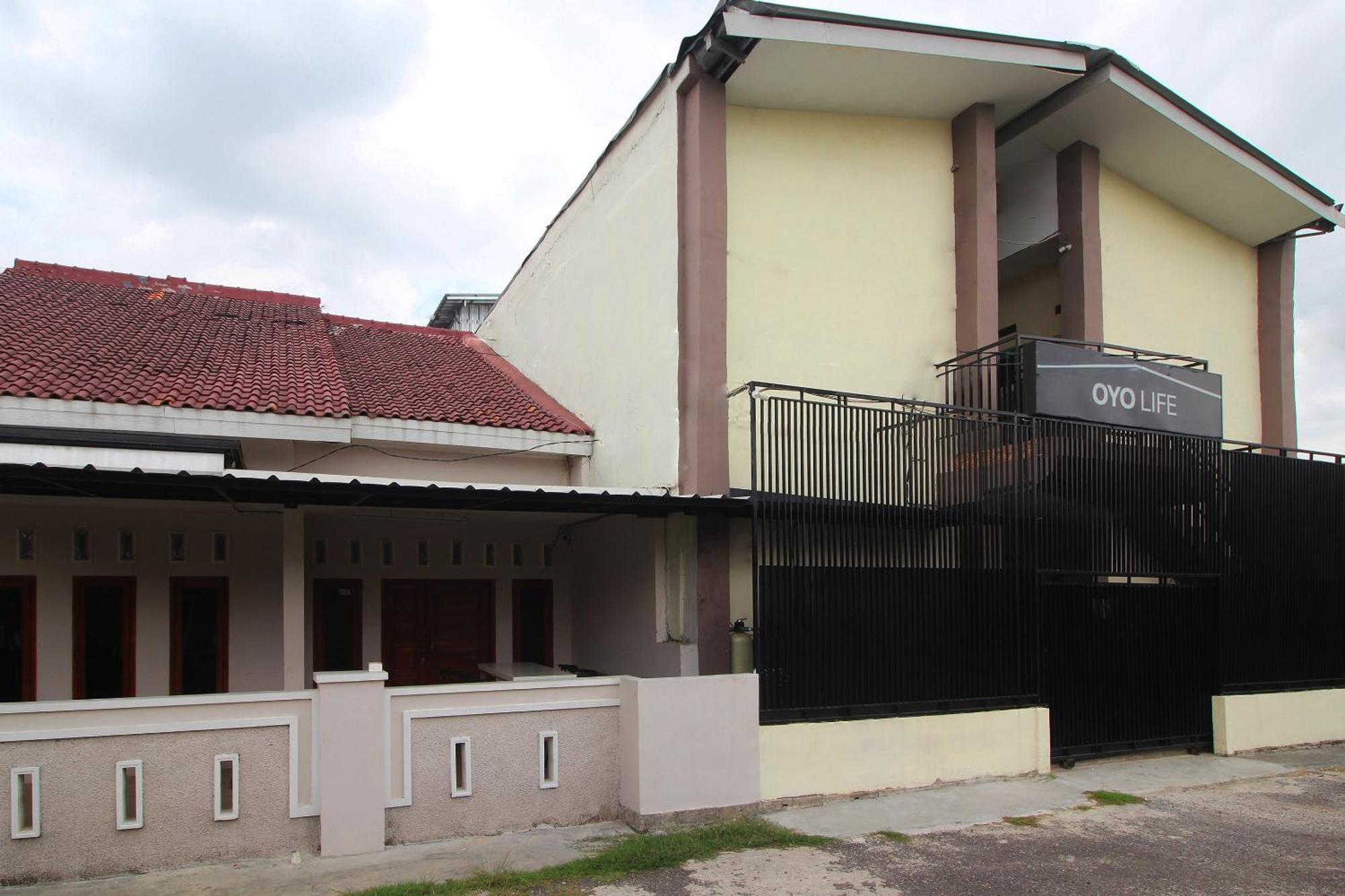 Oyo Life 2273 Pratama Homestay Bandar Lampung Exterior foto